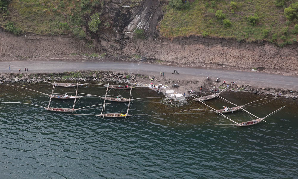 Three Fishermen Boat Experience On Lake Kivu